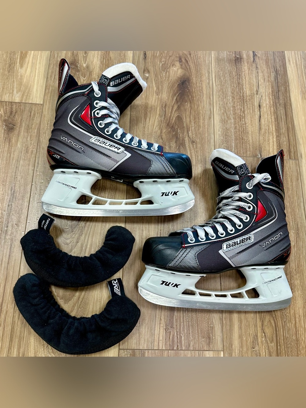 Bauer Vapor X40 Tuuk Lightspeed Hockey Skates, Senior Size 6
